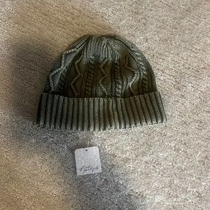 FREE PEOPLE BEANIE!